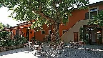 Maya Hotell Cascina